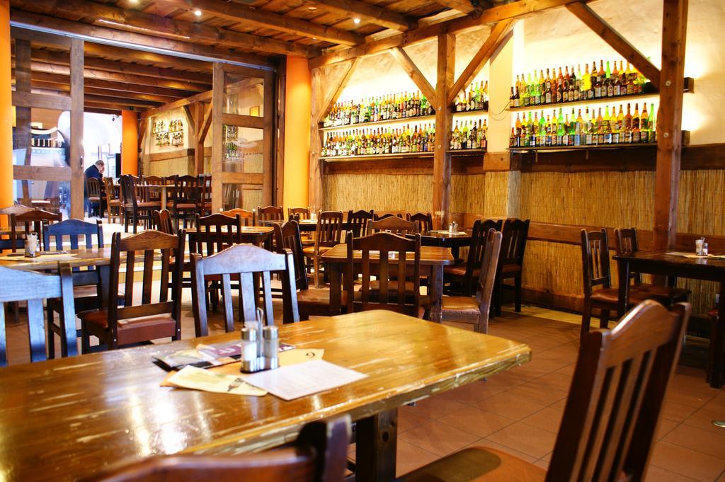 Grillbar Penzion & Restaurant Spišská Nová Ves Exterior foto